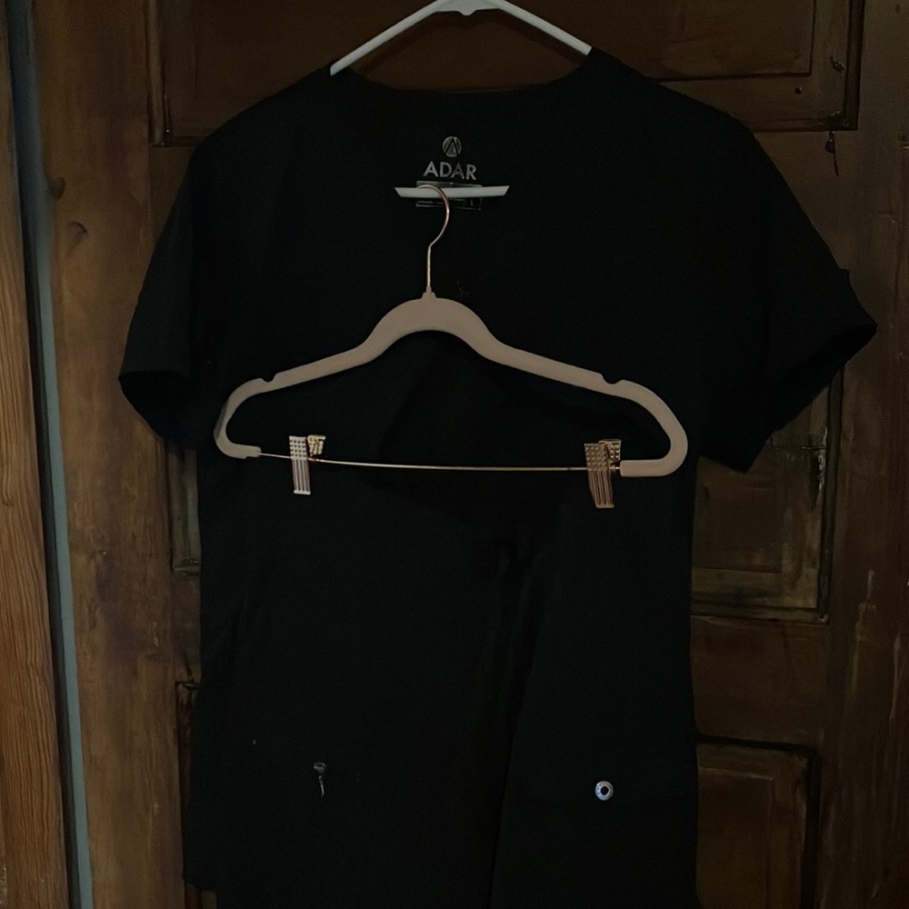 Adar large Black scrubs